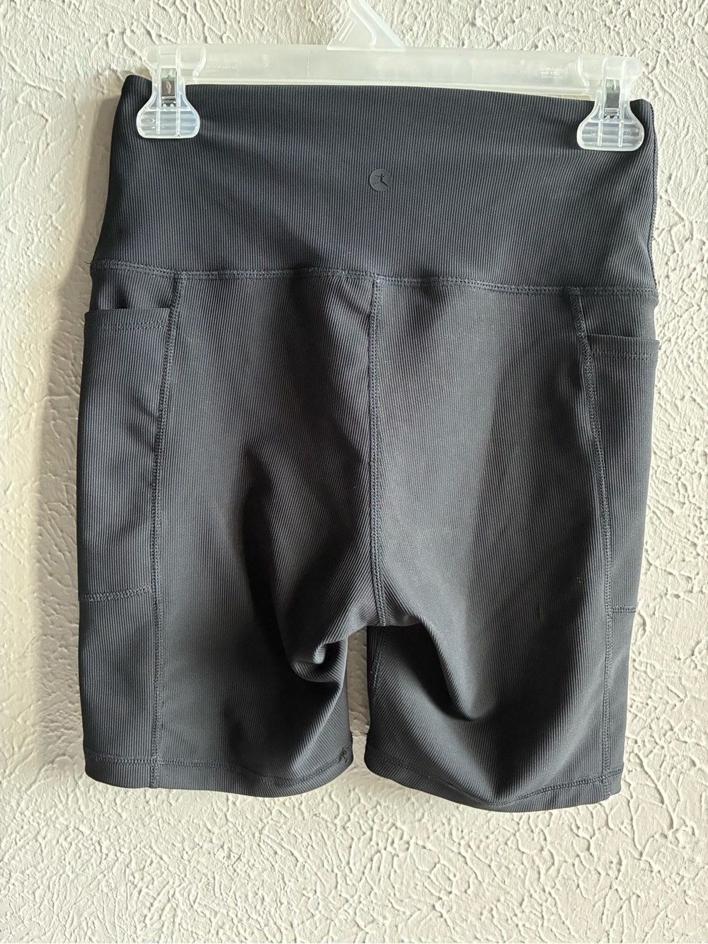 Danskin Women's S/P Black High Rise Ribbed Biker Shorts Side
Pockets